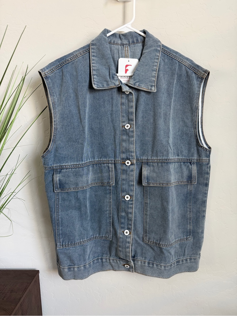 Findthy Oversized Denim Utility Vest Light Wash Button Front NWT